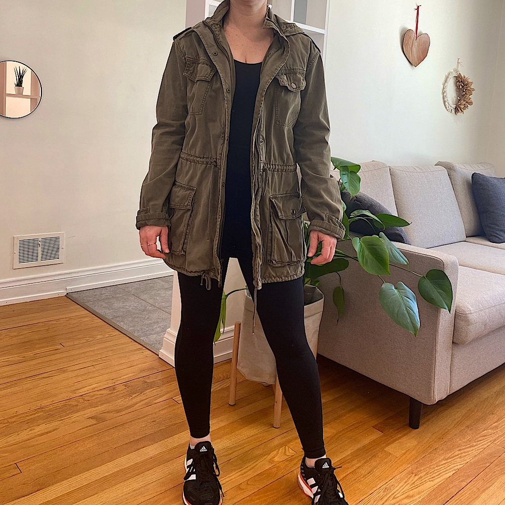 Aritzia Jacket - Azure Skies Trooper Jacket Utility Parka Army Green size xs